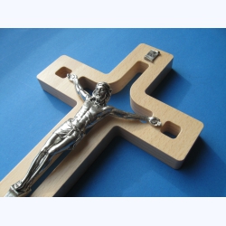 Krzyż drewniany jasny brąz 24,5 cm JB 2 A